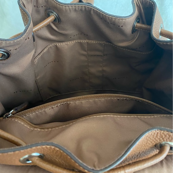 Pebbled leather, large,Coach turnlock Rucksack backpack in saddle brown. - Picture 8 of 9
